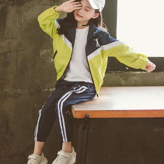 Bộ thể thao  bé gái