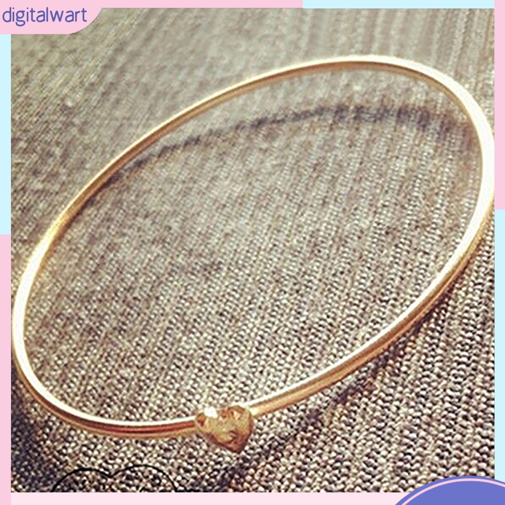 Vòng tay thiết kế trái tim nhỏ nhắn xinh xắn đơn giản dễ thương dành cho nữ