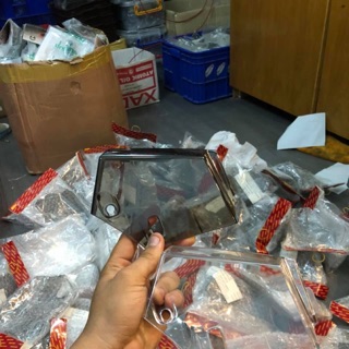 Ốp mica che bình nước phụ