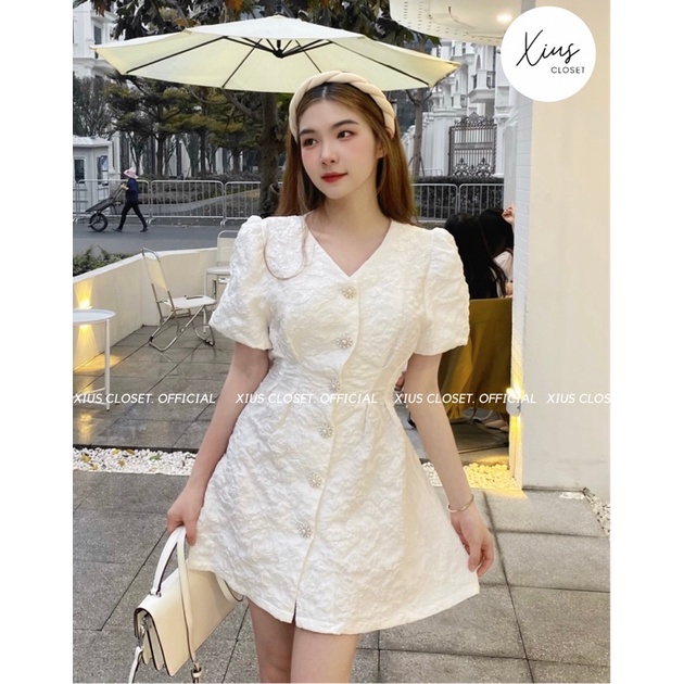 Đầm Công Chúa Cổ V Hở Lưng Nhẹ Xinh Xắn - V005