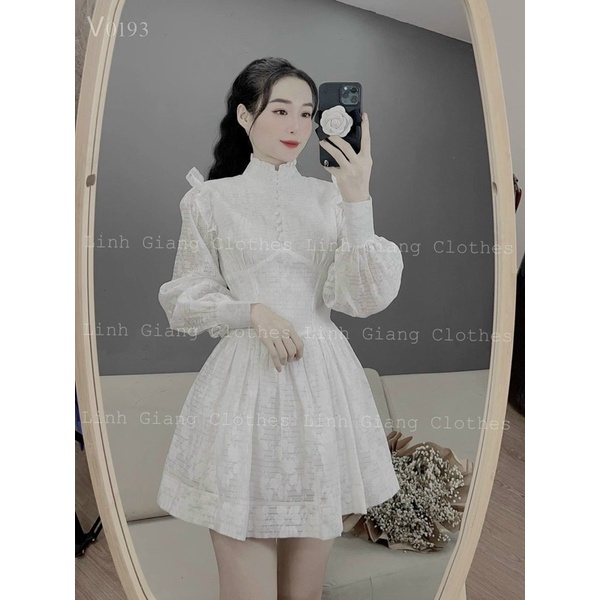 Đầm trắng thiết kế dài tay bèo vai cúc bọc hoạ tiết hoa chìm sang trọng,có quần bảo hộ bên trong(kèm video +ảnh thật)