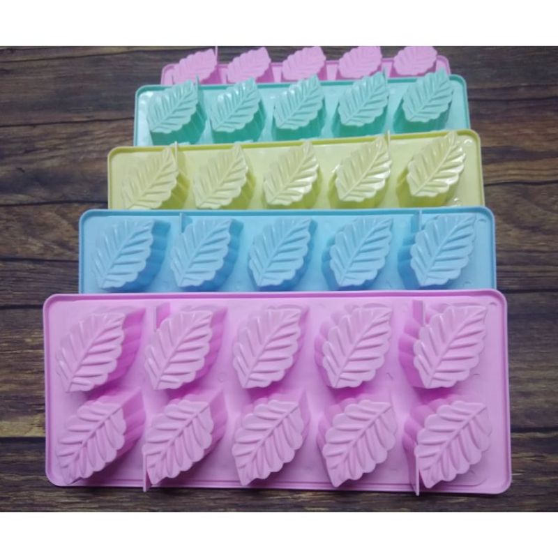 Combo 5 khay làm đá, làm rau câu hình chiếc lá nhựa Châu Hưng