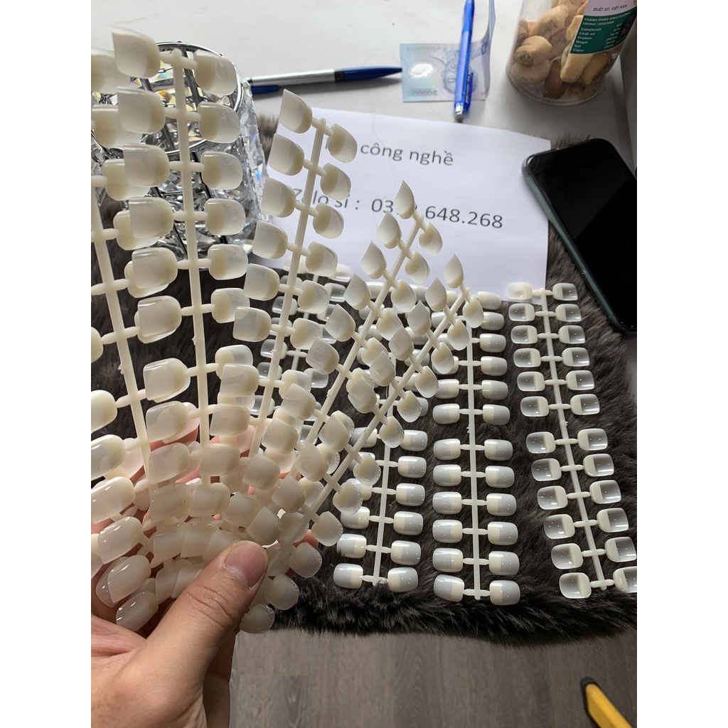 móng mẫu tập sơn , tập vẽ fom vuông đục và trong ( tách lẻ 1 vỉ )