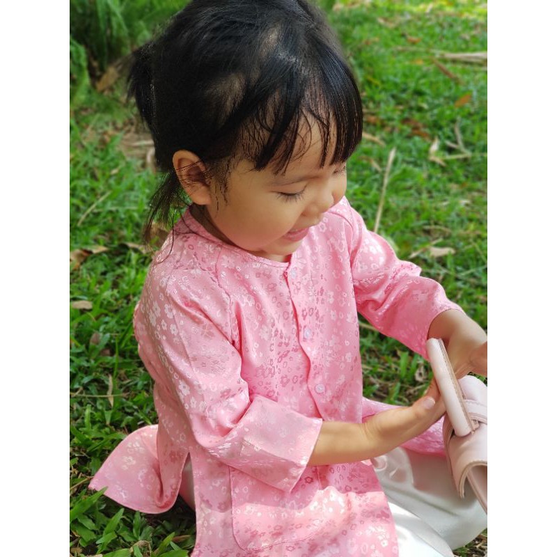 Bà ba gấm cho bé gái