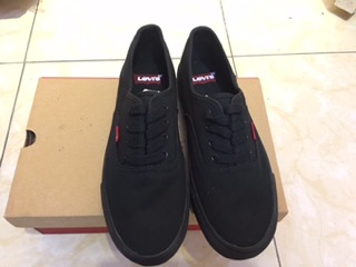 Giày levis