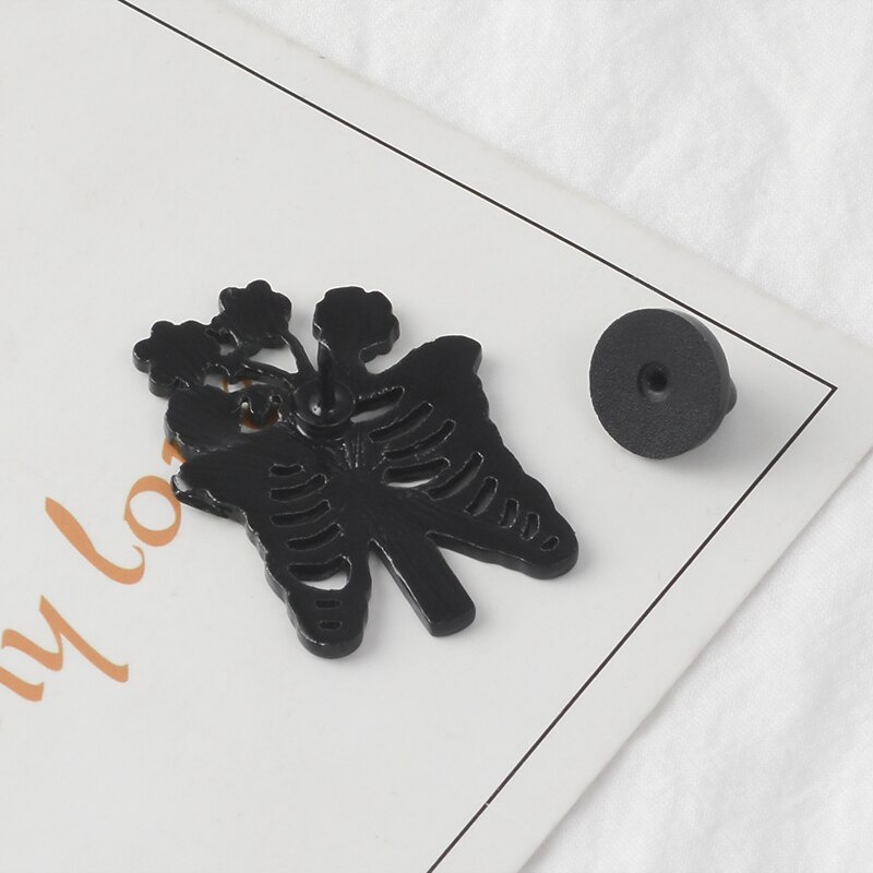 Ghim cài áo hình bộ xương/ đầu lâu phối hoa phong cách punk thời trang cho nam và nữ