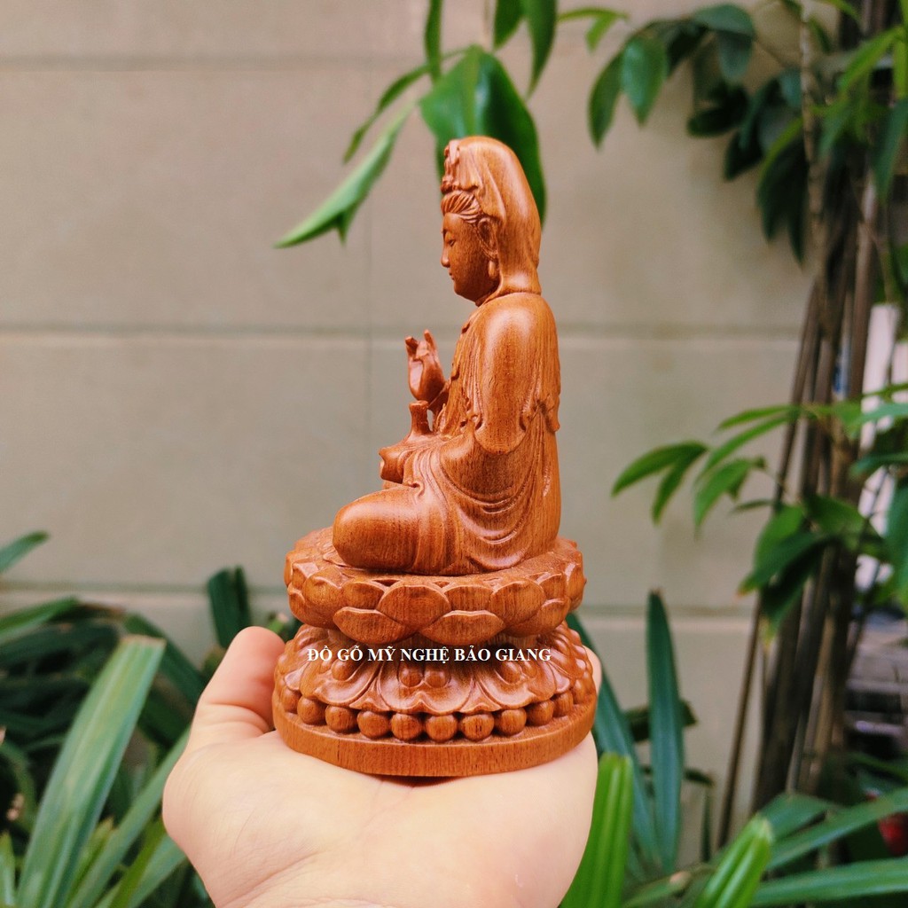 Tượng phật bà quan âm bằng gỗ hương