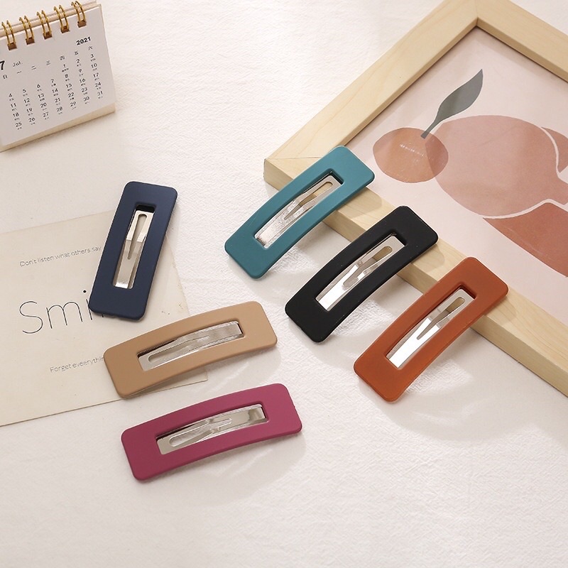 Kẹp tóc mái hình chữ nhật cao cấp iLita giao ngẫu nhiên - cặp bấm mái nữ đẹp màu trơn vintage Hàn Quốc hottrend 2022