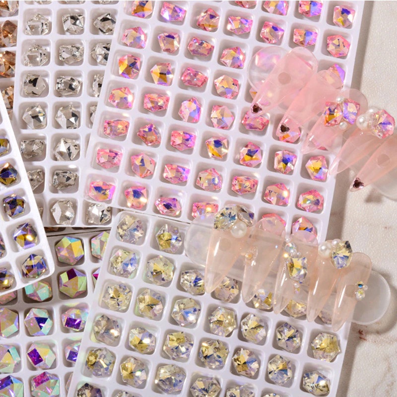 2 viên đá pha lê dạng khối, hình lục giác