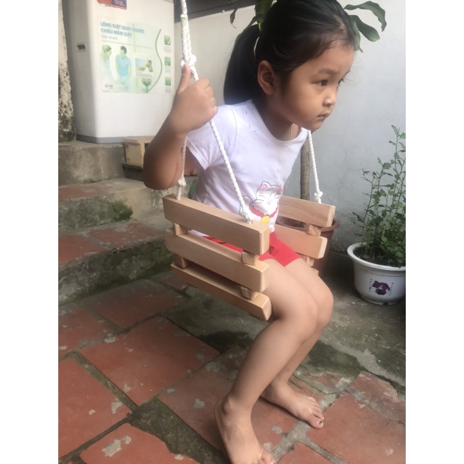Xích Đu Sân Vườn Chất Liệu Gỗ Tự Nhiên