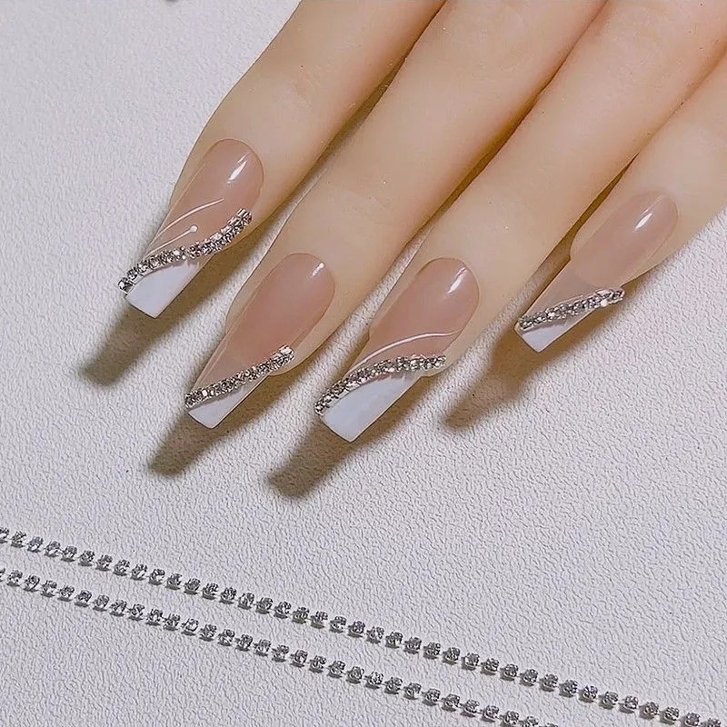 [Hàng mới về] Chuỗi dây xích đính đá và ngọc trai nhân tạo trang trí móng nghệ thuật 3D