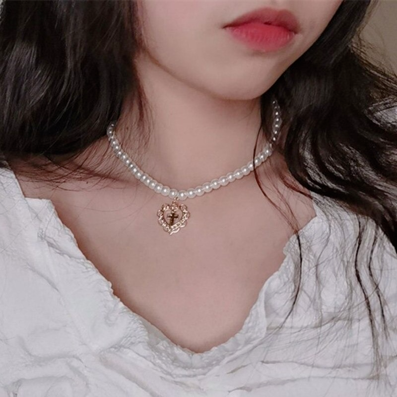 vòng cổ Choker Mặt Trái Tim Đính Ngọc Trai Nhân Tạo