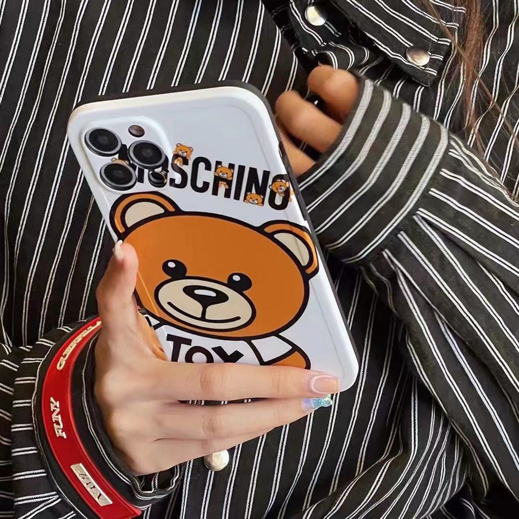 Ốp điện thoại gấu Moschino cho IPHONE 13 12 11 PRO MAX 13/12PRO 13 12 11 7 8 SE 7/8PLUS X XS XR XS MAX