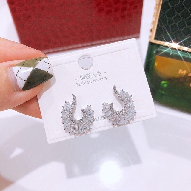 Bông tai đá cao cấp