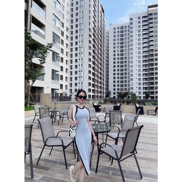 Đầm maxi yếm xẻ tà