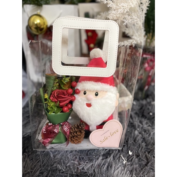 Set quà tặng ông già noel, tuần lộc kèm hoa túi thiệp