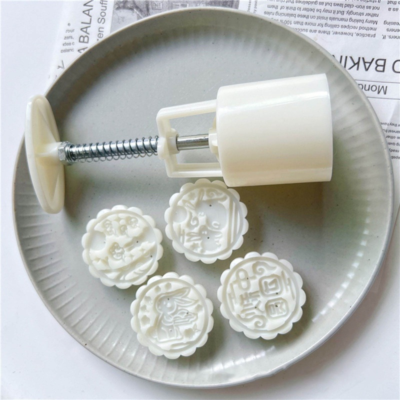 Bộ Khuôn Đóng Dấu Làm Bánh Trung Thu Kèm 4 Khuôn Hình Thỏ DIY