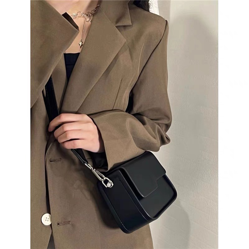 Túi Xách Đeo Chéo Dáng Vuông Chữ Nhật Sang Trọng