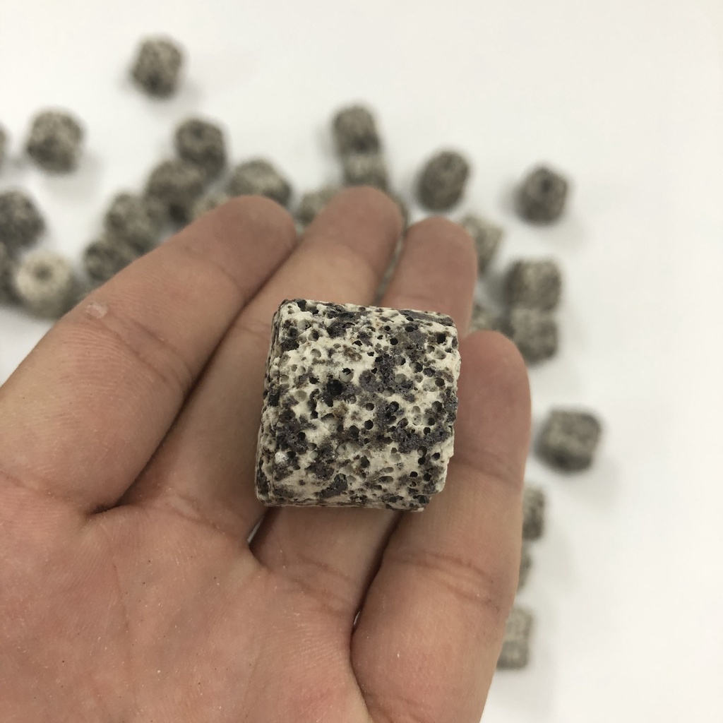 Sứ muối tiêu 1kg ( vật liệu lọc bể cá )