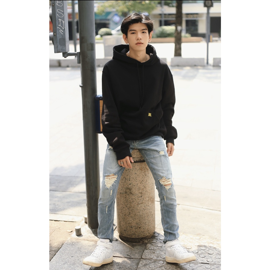 Quần Jean Nam Rách Gối, Bò Màu Xanh Nhạt Chất Liệu Jeans Co Dãn Tốt