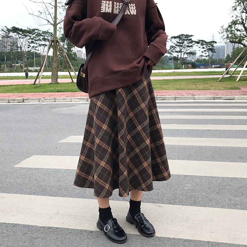 Chân váy chữ A họa tiết kẻ ca rô trẻ trung hợp thời trang cho nữ