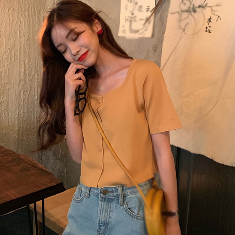 Áo Thun Tay Ngắn Cổ Vuông Form Rộng Phong Cách Trẻ Trung