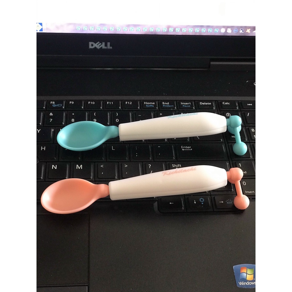 Thìa báo nóng cán xoay 360 độ chống đổ KICHILACHI an toàn cho bé yêu