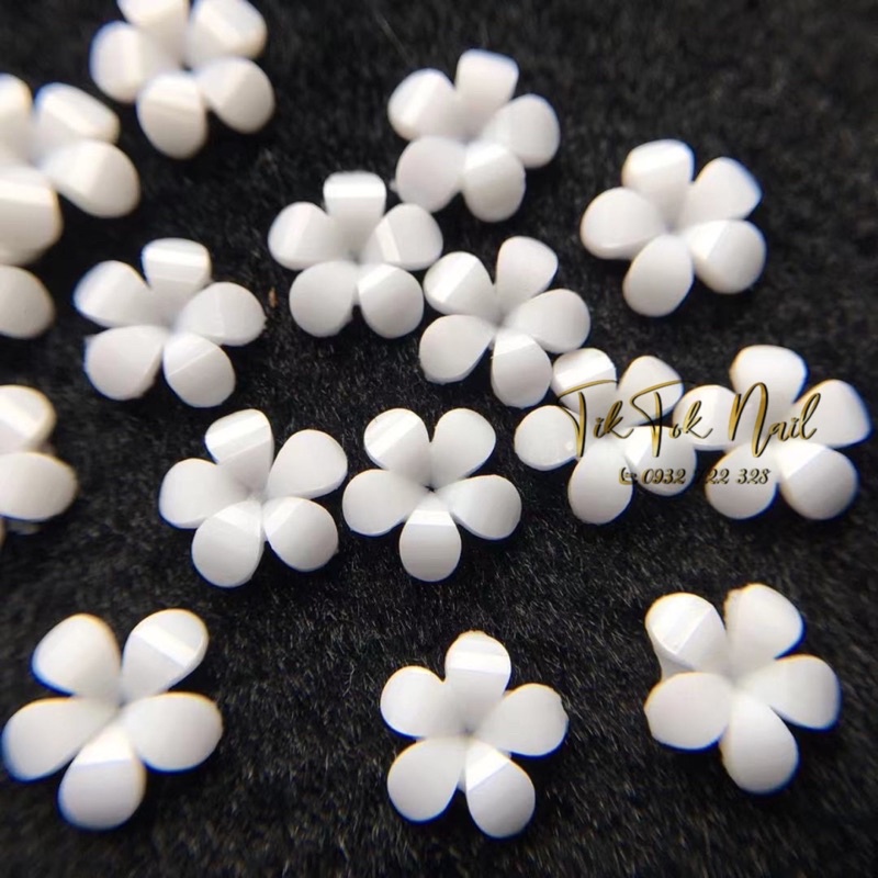 bông hoa trang trí móng tay