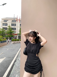 Đầm body khoét eo rút dây