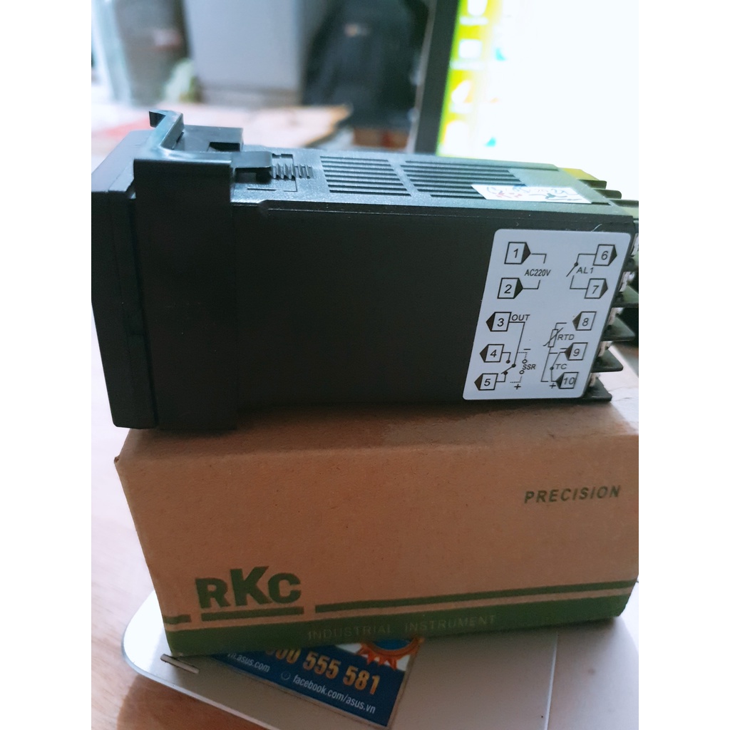 Đồng hồ nhiệt độ / bộ điều khiển nhiệt độ RKC REX-C100 đầu ra Relay và SSR