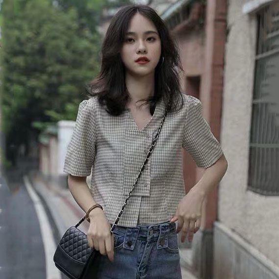 Áo Sơ Mi Cổ Chữ V Dáng Ôm Hoa Văn Kẻ Ô Thời Trang Mùa Hè 2022 Dành Cho Nữ