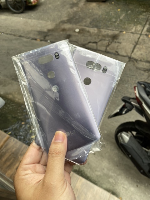 KÍNH LƯNG LG V30 ZIN CHUẨN (ĐỪNG SO SÁNH KÍNH ZIN BÊN EM VỚI KÍNH PHA MICA CHẤT LƯỢNG THẤP)