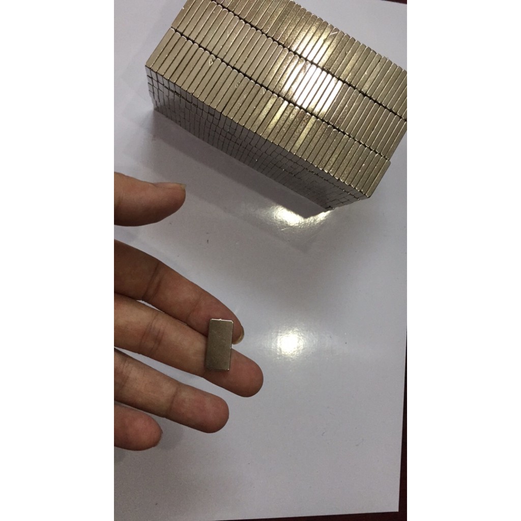 Nam châm đất hiếm 20x10x3mm