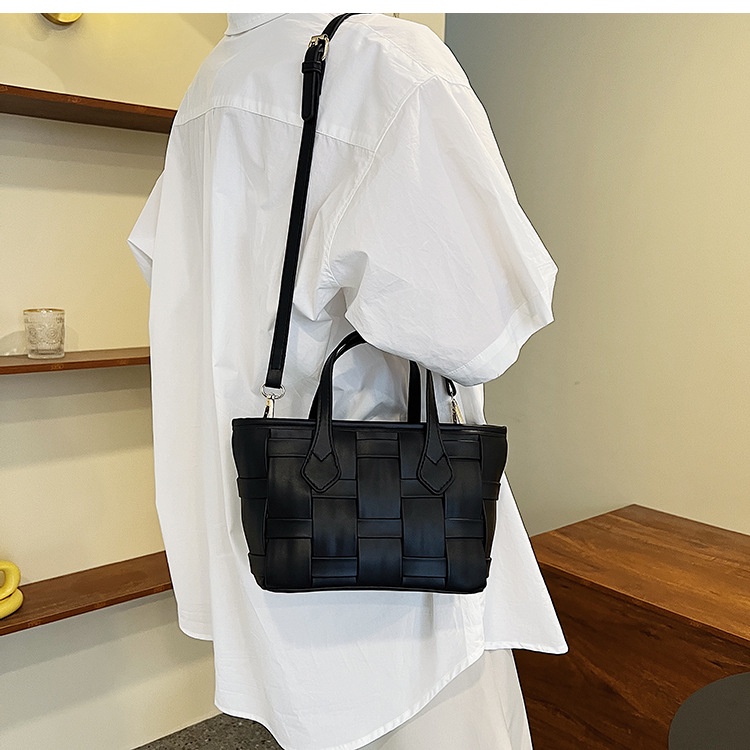 Túi xách tay IELGY đeo vai đan sợi thời trang cho nữ