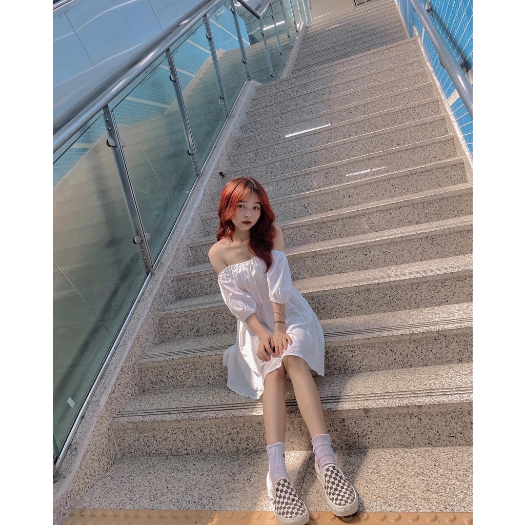 Đầm Lovito trễ vai tay phồng diềm xếp nếp màu trơn phong cách lãng mạn L12D11 (Màu trắng)