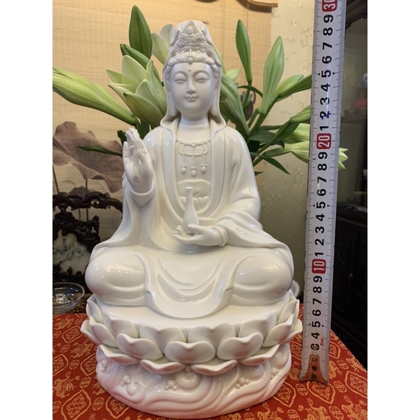 Tượng phật quan âm phong thuỷ để bàn thờ,tượng trưng bày kèm đèn led mang lại may mắn tài lộc bình an hàng cao cấp