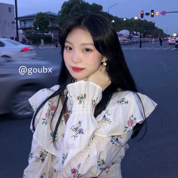 Áo sơ mi croptop Hàn Quốc hoa dịu dàng