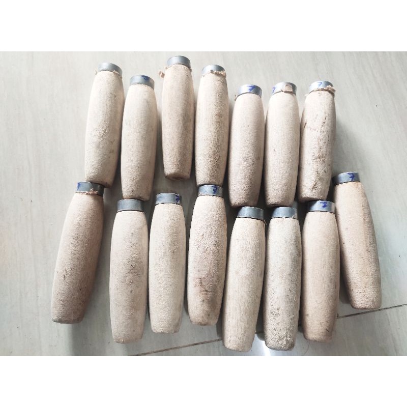 Cán dao, cán đục bằng gỗ ( dao yếm)