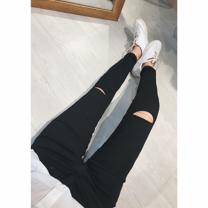 hình shop chụp - quần jeans rách gối