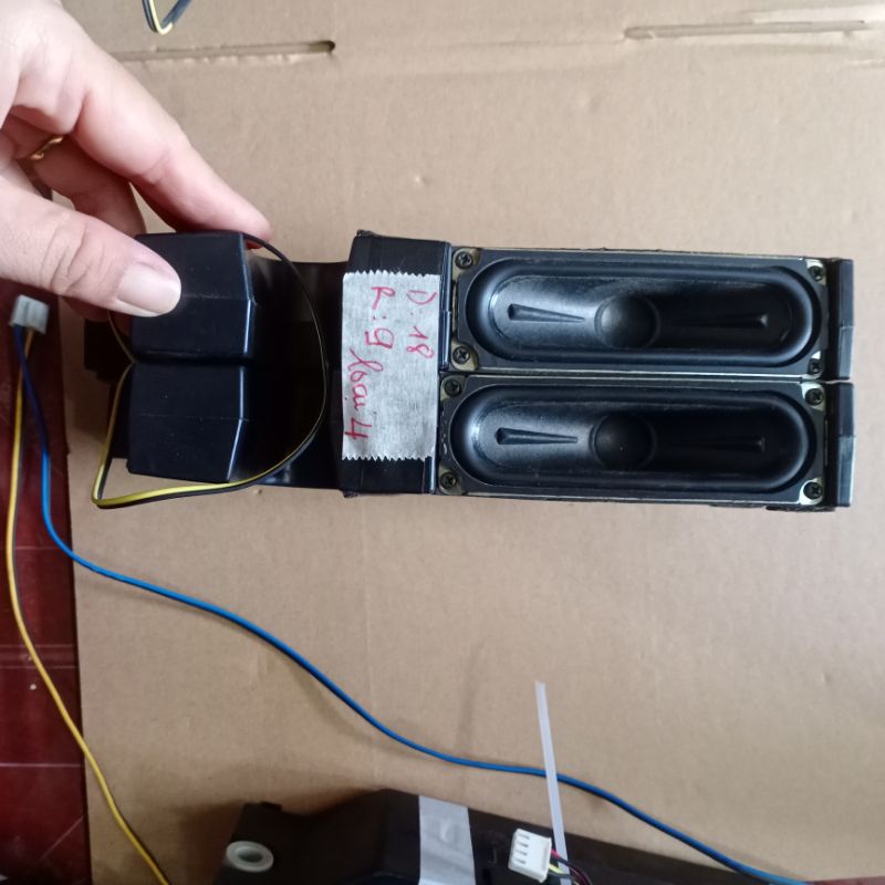 Loa TV Samsung đủ loại, "giá cho 1cặp" loa rã từ tivi