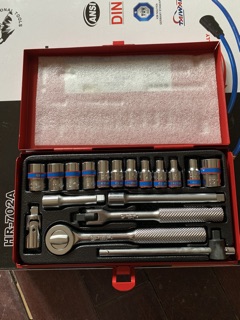 Bộ Tuýp 1/4 Kingtony 18 Chi Tiết