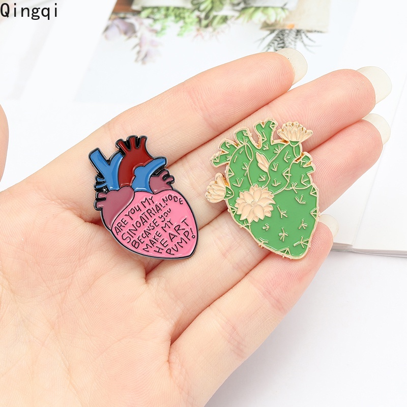 Ghim cài áo MISS ZOE hình trái tim hoạt hình dễ thương