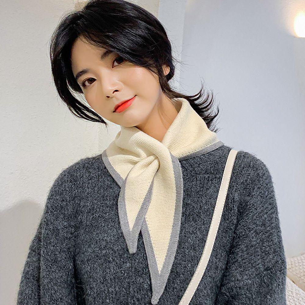 Khăn Choàng Cổ Hình Tam Giác Bằng Len Mềm Mại Màu Trơn Co Giãn Dành Cho Nữ