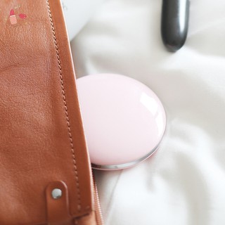 Gương trang điểm mini có đèn LED