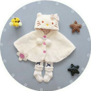 Áo choàng lông mèo hello kitty.