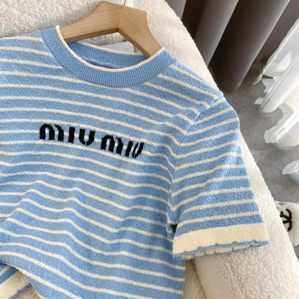 Mium * IU 2023 Áo Thun Cổ Sọc Mới Trong COTTON