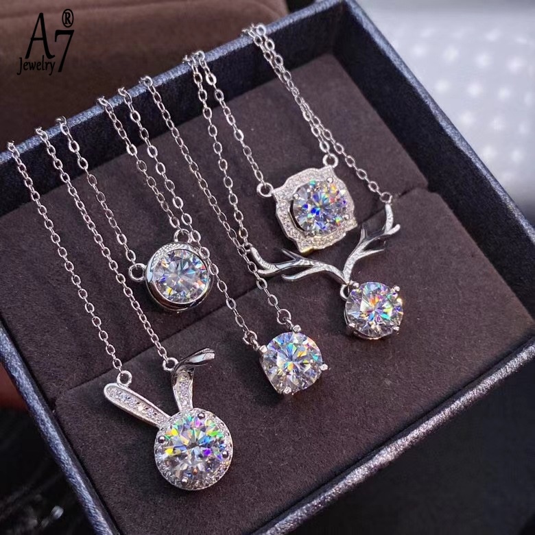 Vòng cổ bạch kim mặt chữ D nhiều màu sắc