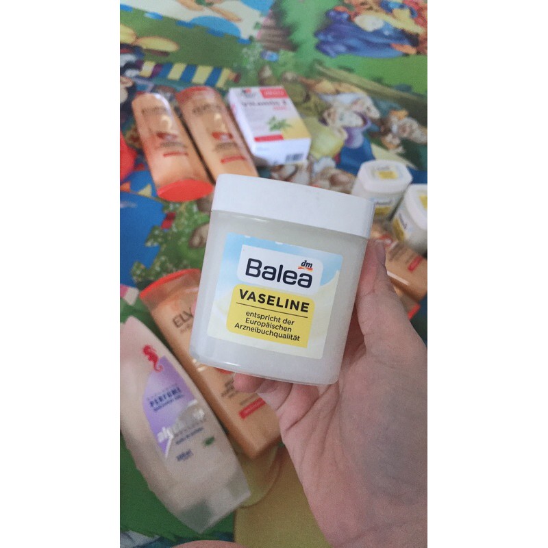 Kem nẻ Balea Vaseline