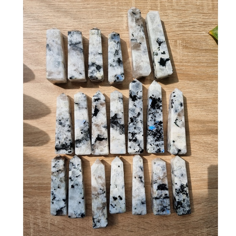 Trụ đá Mặt trăng (Moonstone), là trụ đá thanh tẩy trong Tarot, Reiki, thiền định, phong thủy