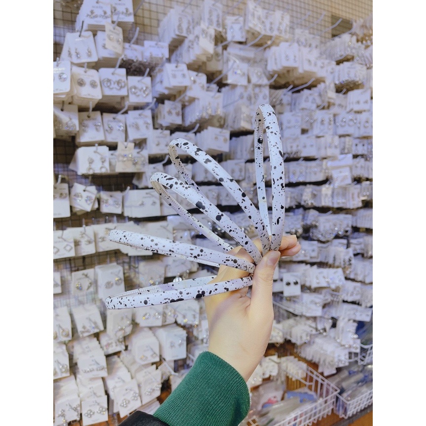 Bờm ,Cài NhựaTrắng Đen Bò Sữa